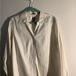 #22Chico white blouse, wrinkle resistant, size 2.5